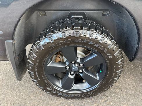 Used 2018 RAM 1500 Express w/ Express Value Package AWD/4WD image 11