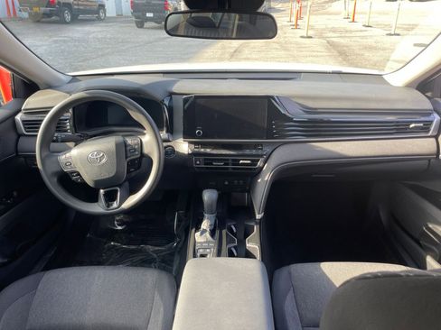 Used 2025 Toyota Camry LE image 32