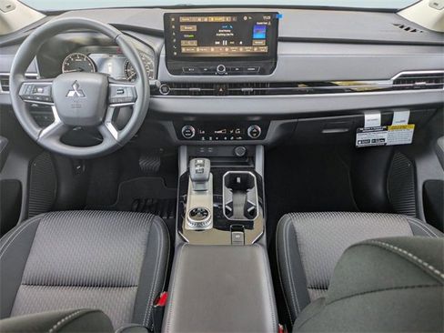 New 2026 Mitsubishi Outlander ES image 15