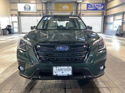 Used 2024 Subaru Forester Premium image 2