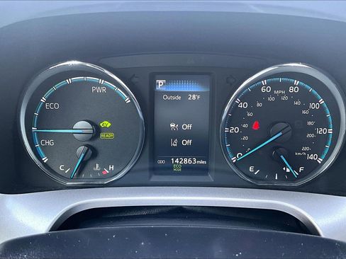 Used 2017 Toyota RAV4 XLE image 19