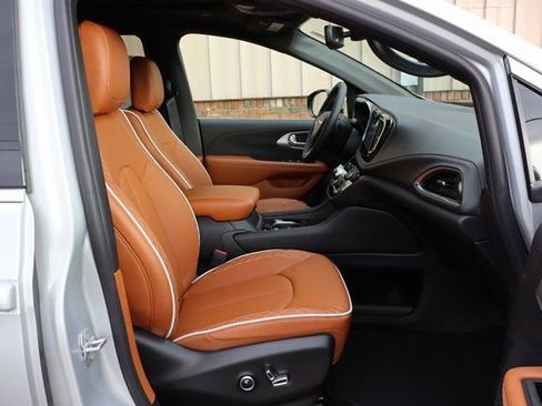 New 2026 Chrysler Pacifica Pinnacle image 61