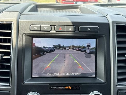 Used 2020 Ford Expedition XLT w/ Equipment Group 202A AWD/4WD image 11