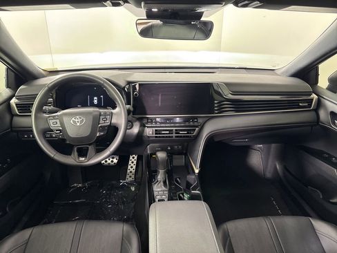 Used 2025 Toyota Camry XSE image 31