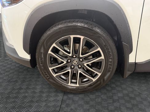 Used 2026 Toyota Corolla Cross XLE AWD/4WD image 15