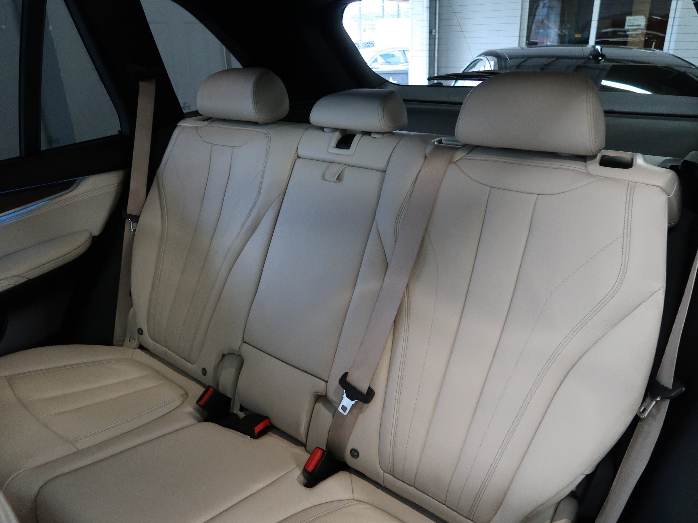 Used 2017 BMW X5 xDrive50i AWD/4WD image 33