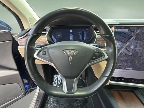 Used 2017 Tesla Model X 90D AWD/4WD image 12