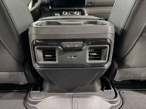 Used 2024 GMC Sierra 1500 AT4 w/ AT4 Premium Package AWD/4WD image 30
