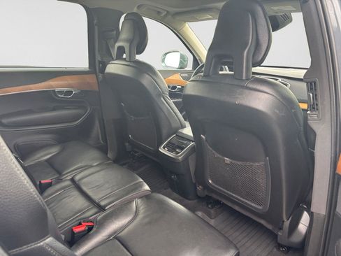 Used 2022 Volvo XC90 T6 Momentum w/ Climate Package AWD/4WD image 45