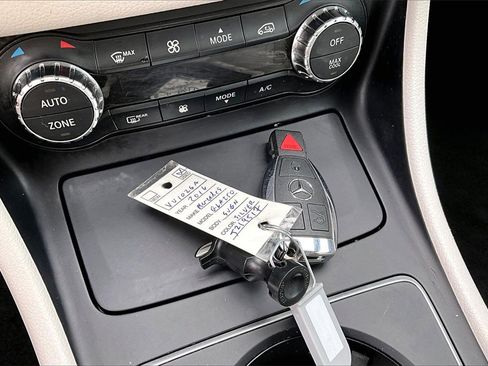 Used 2016 Mercedes-Benz GLA 250 4MATIC image 35