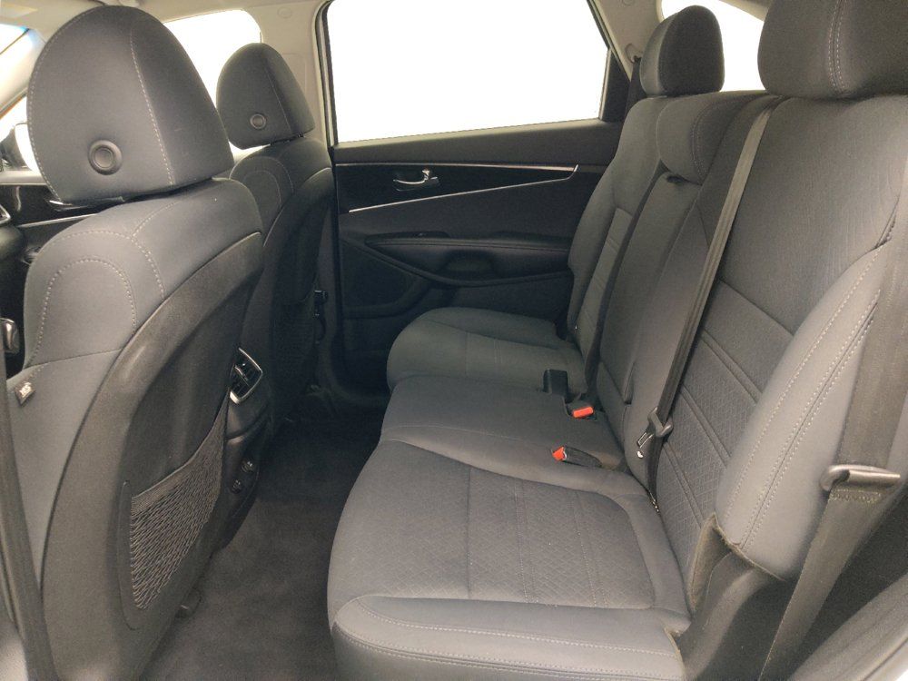 Used 2019 Kia Sorento AWD image 18