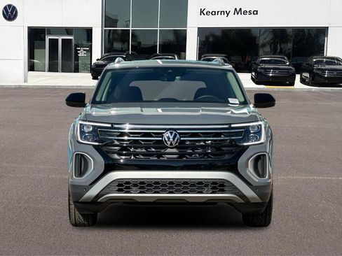 New 2025 Volkswagen Atlas Peak Edition SE image 9