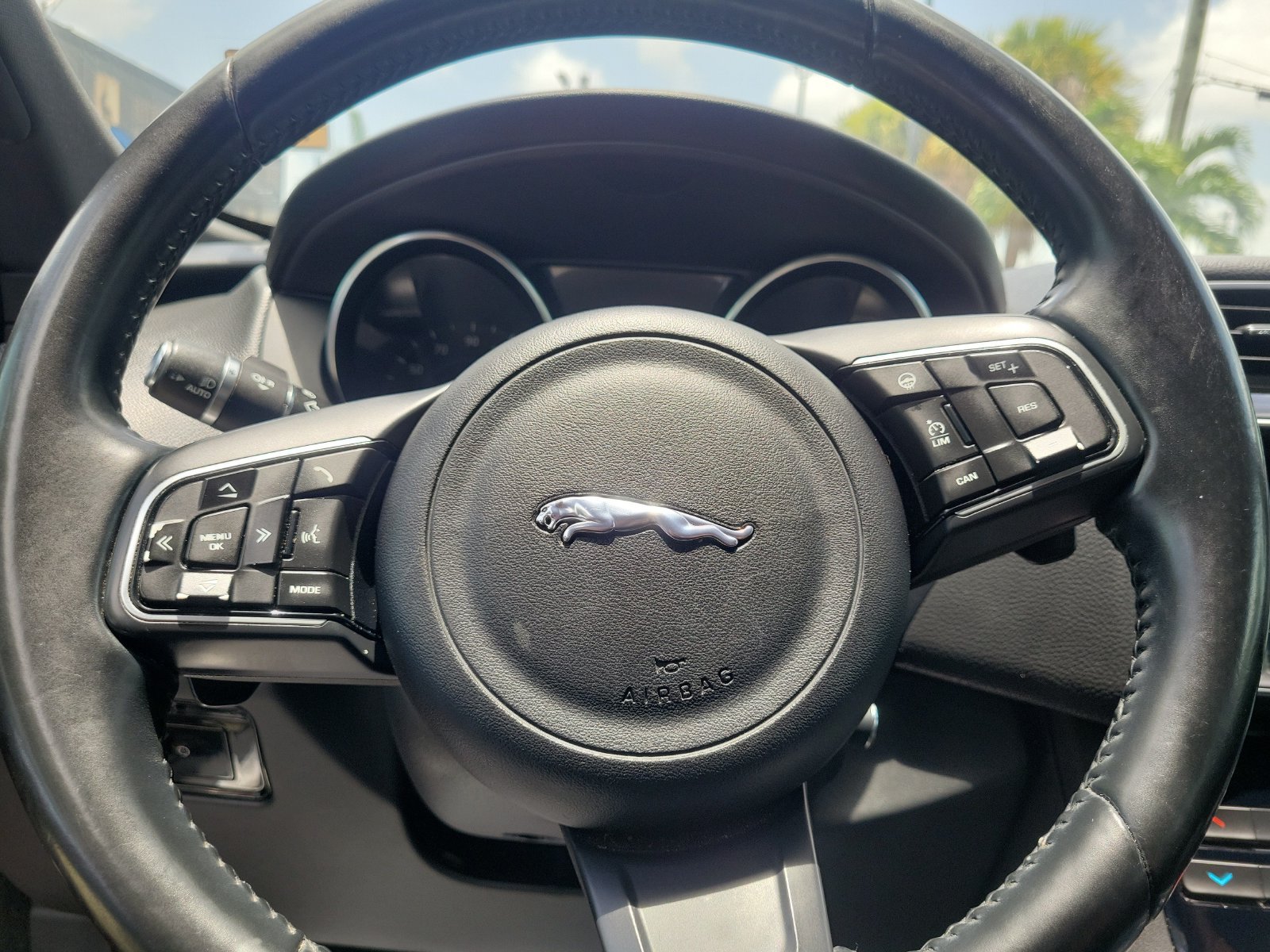 Used 2017 Jaguar F-PACE Prestige AWD/4WD image 20