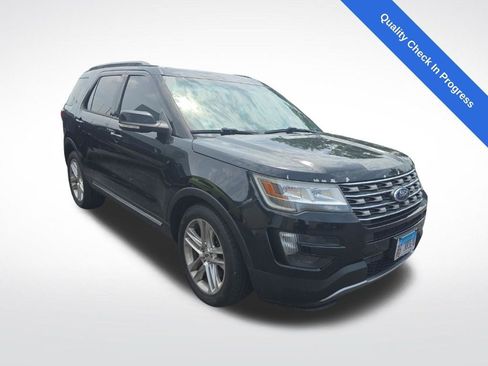 Used 2016 Ford Explorer XLT w/ Equipment Group 202A FWD image 1
