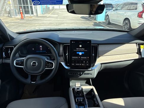 New 2026 Volvo XC90 B6 Plus w/ Protection Package Premier image 8