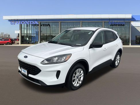 Used 2022 Ford Escape SE w/ Cold Weather Package AWD/4WD image 1