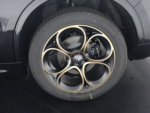 New 2025 Alfa Romeo Stelvio Sprint image 29