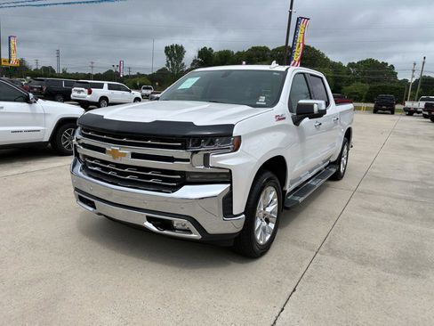 Used 2021 Chevrolet Silverado 1500 LTZ AWD/4WD image 2