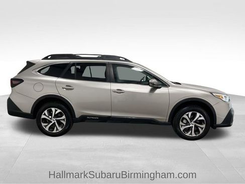 Used 2020 Subaru Outback Limited image 2