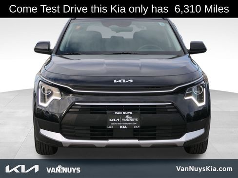 Certified 2025 Kia Niro EX image 8