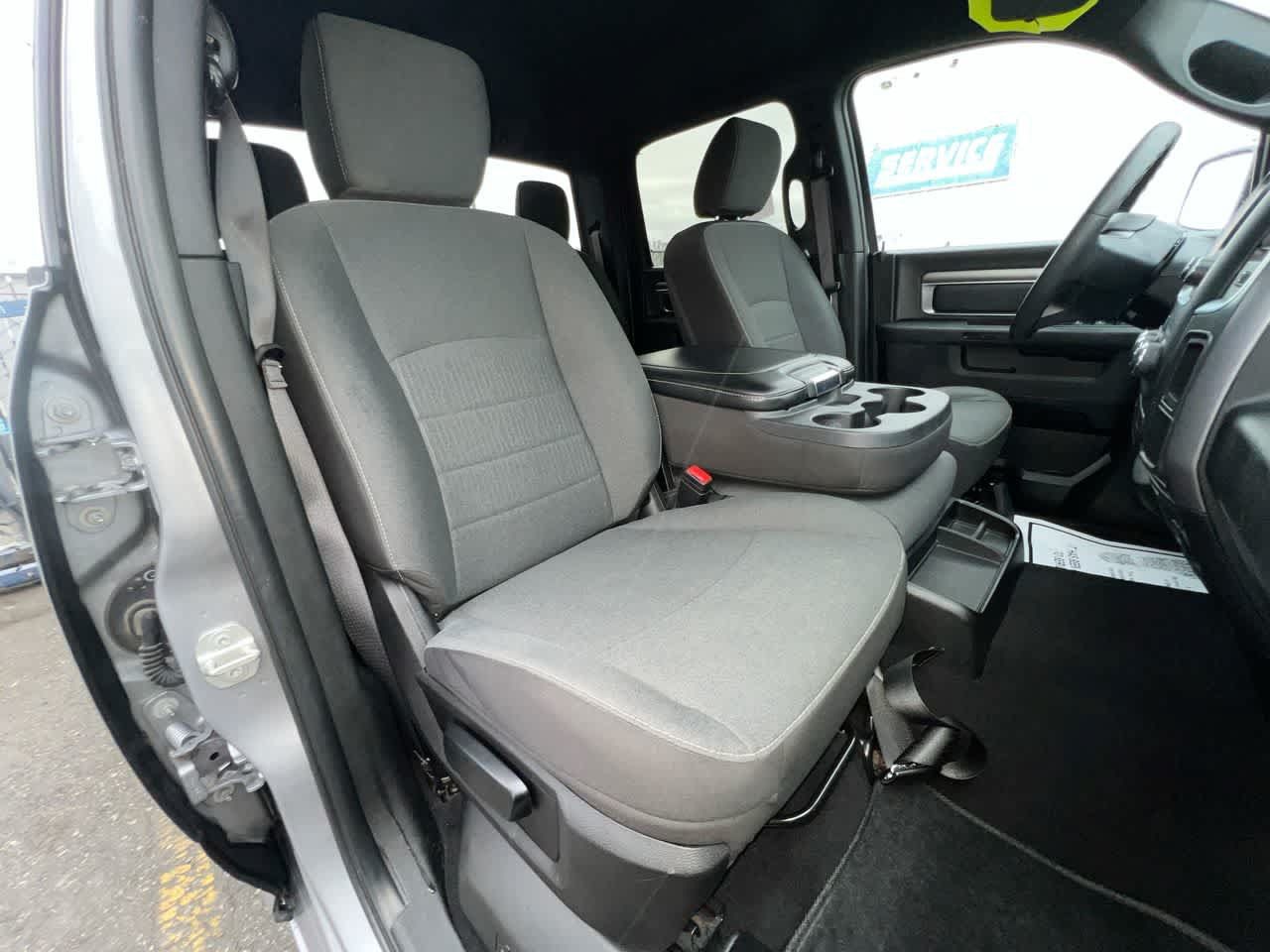 Used 2024 RAM 1500 Warlock AWD/4WD image 28