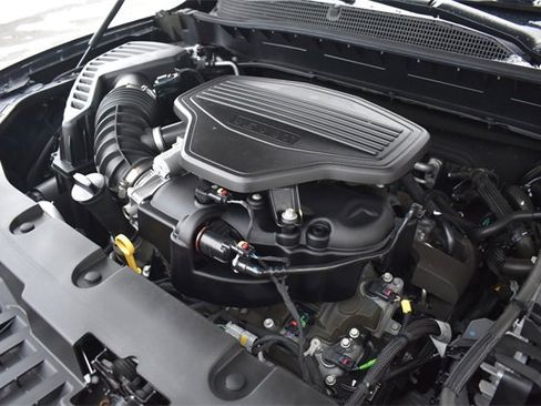 Certified 2023 Chevrolet Blazer RS w/ Driver Confidence II Package image 41