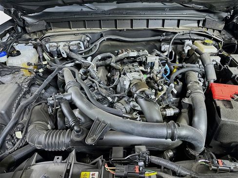 Used 2021 Ford Bronco Badlands image 9