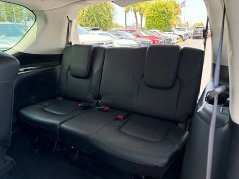 Used 2023 INFINITI QX80 Premium Select w/ All-Season Package AWD/4WD image 16