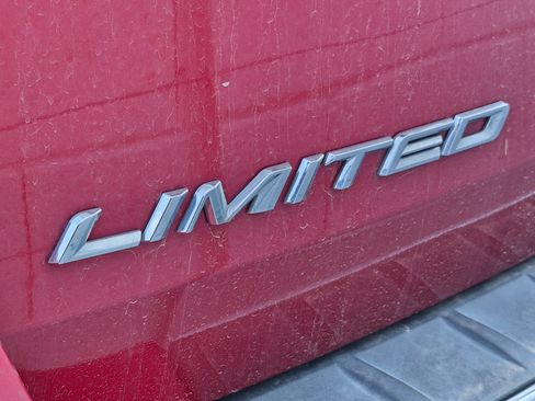 Used 2021 Ford Explorer Limited w/ Equipment Group 301A RWD image 9