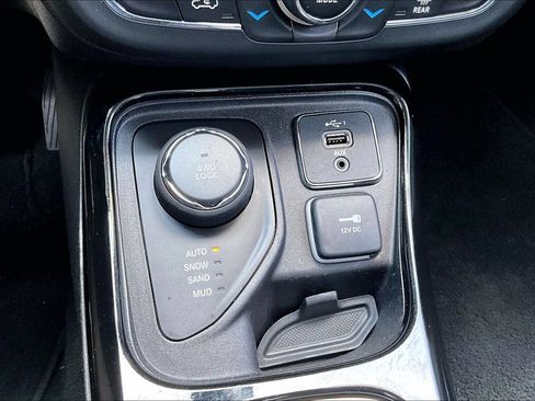 Used 2019 Jeep Compass Limited AWD/4WD image 16