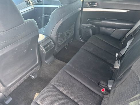 Used 2013 Subaru Outback 2.5i Premium w/ All-Weather Pkg image 9