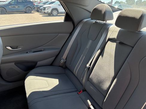 Used 2025 Hyundai Elantra SEL FWD image 36
