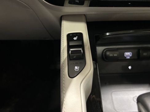 Used 2022 Kia Telluride EX w/ EX Premium Package image 22