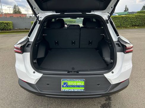 New 2026 Chevrolet Equinox EV LT image 24