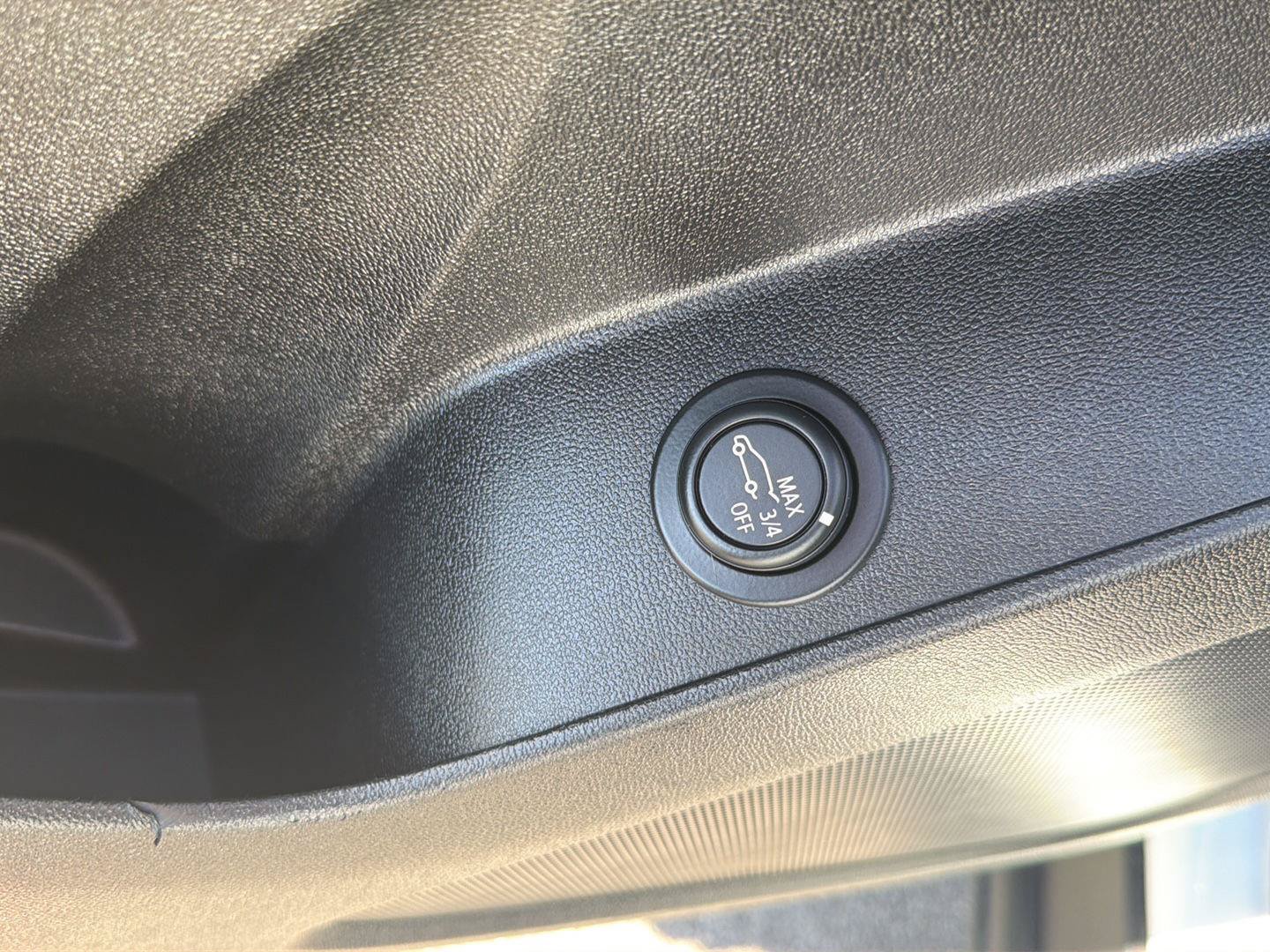 Used 2023 Chevrolet Equinox RS w/ LPO, Floor Liner Package FWD image 29