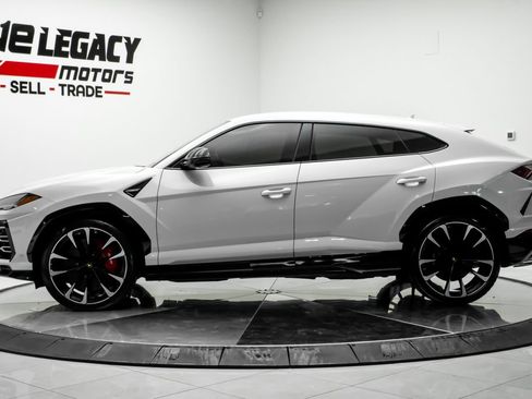 Used 2019 Lamborghini Urus AWD/4WD image 13