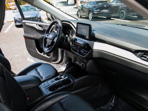 Used 2022 Ford Escape SEL FWD image 28