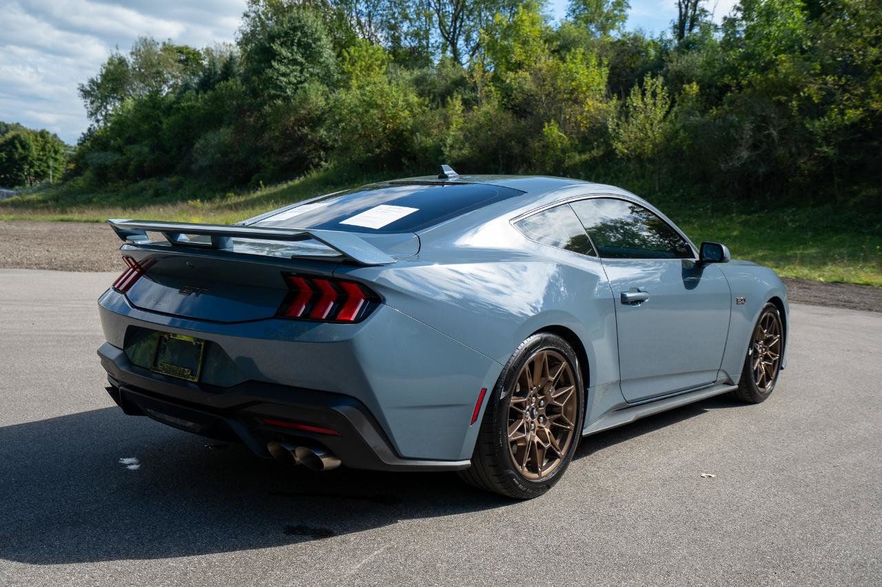 Used 2025 Ford Mustang GT Premium w/ GT Performance Package RWD image 3