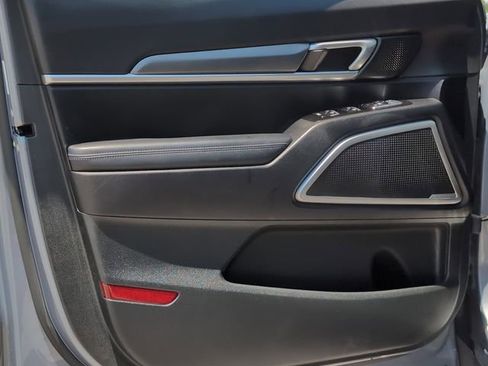 Used 2022 Kia Telluride S FWD image 15