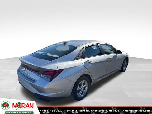 Used 2021 Hyundai Elantra SE image 5