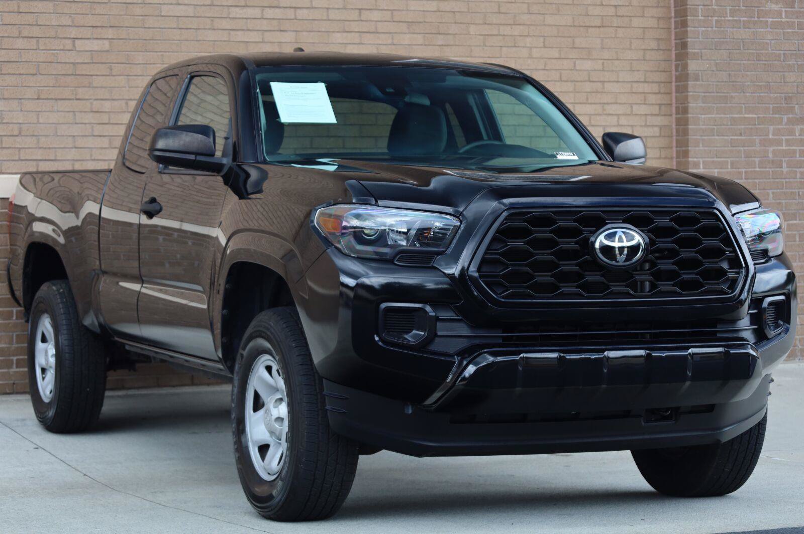 Used 2020 Toyota Tacoma SR AWD/4WD image 5