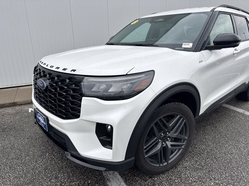 Certified 2025 Ford Explorer ST-Line w/ ST-Line Street Pack AWD/4WD image 2