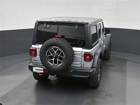 Used 2024 Jeep Wrangler Unlimited Rubicon w/ Technology Group image 34