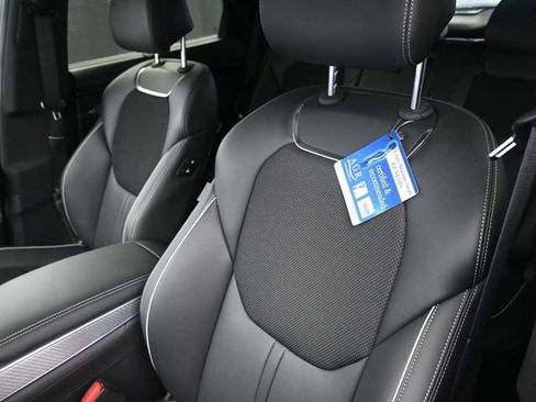 Used 2023 Genesis GV70 2.5T Sport Prestige w/ Sport Prestige Package image 18