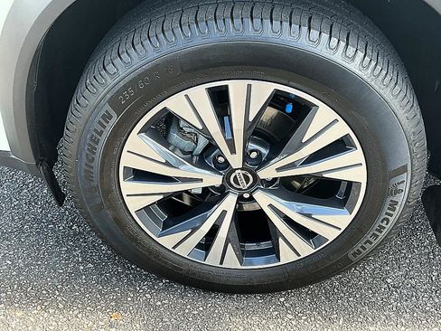 Used 2021 Nissan Rogue SV FWD image 10
