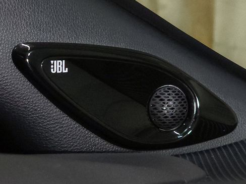 Used 2020 Toyota Corolla XSE image 23