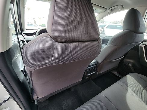 Used 2022 Toyota RAV4 LE image 21