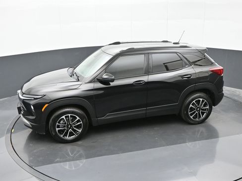 Used 2024 Chevrolet TrailBlazer LT w/ LT Cold Weather Package image 32