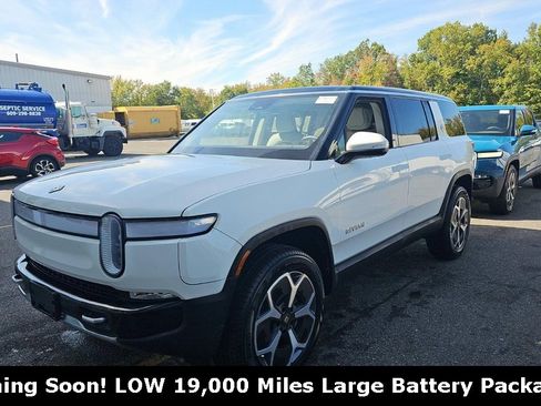 Used 2024 Rivian R1S Adventure image 1