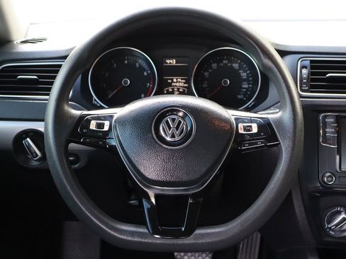 Used 2015 Volkswagen Jetta SE image 18